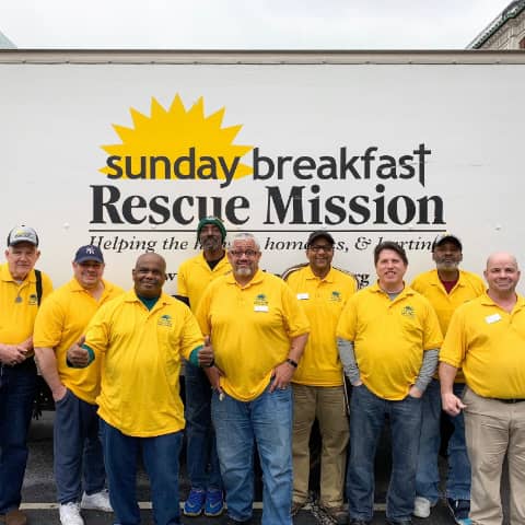 Badshahzadi, checks the blood pressure of 25 year old local resident, Raheela, who is 9 months pregnant with her fourth child at the Maternal, Newborn and Child Health Centre (MNCH).